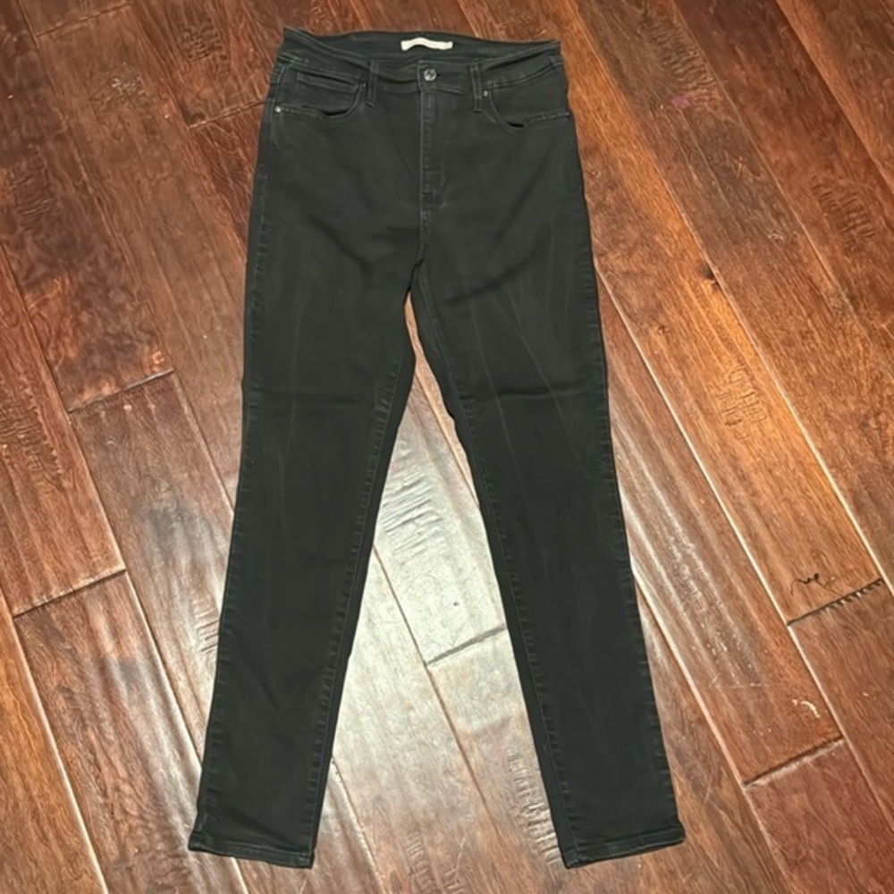 Levi’s black style #721 high rise skinny black back patch vivid black size 29
